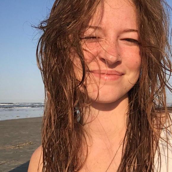 Meet your Posher, Chrislyn - Picture 1 of 1